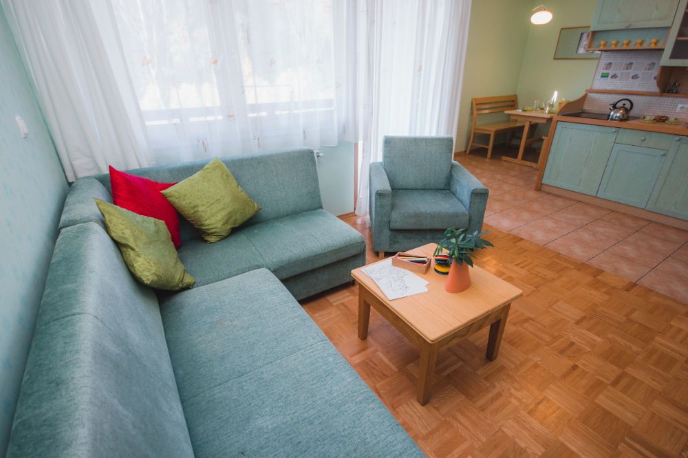 Obývací pokoj v hotelu Eco Resort Spa Snovik 4*, Slovinsko.