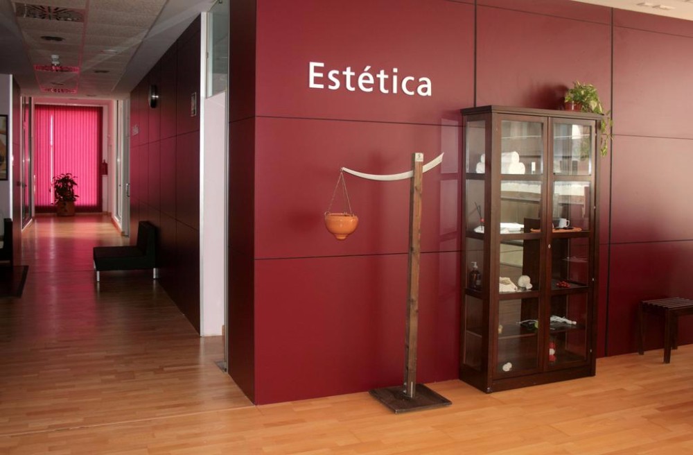 Estetika musí být i v hotelu Thalasia Costa de Murcia, Mar Menor, Murcia.