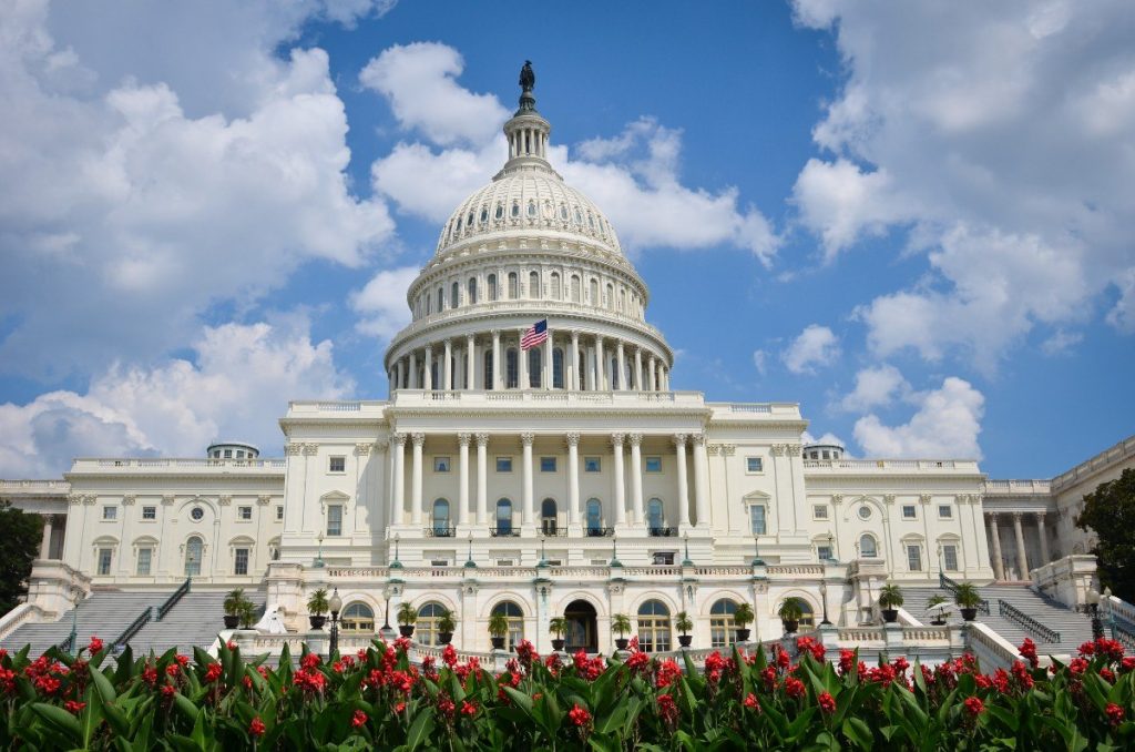 Budova Kapitolu patří mezi nejznámější stavby ve Washingtonu.