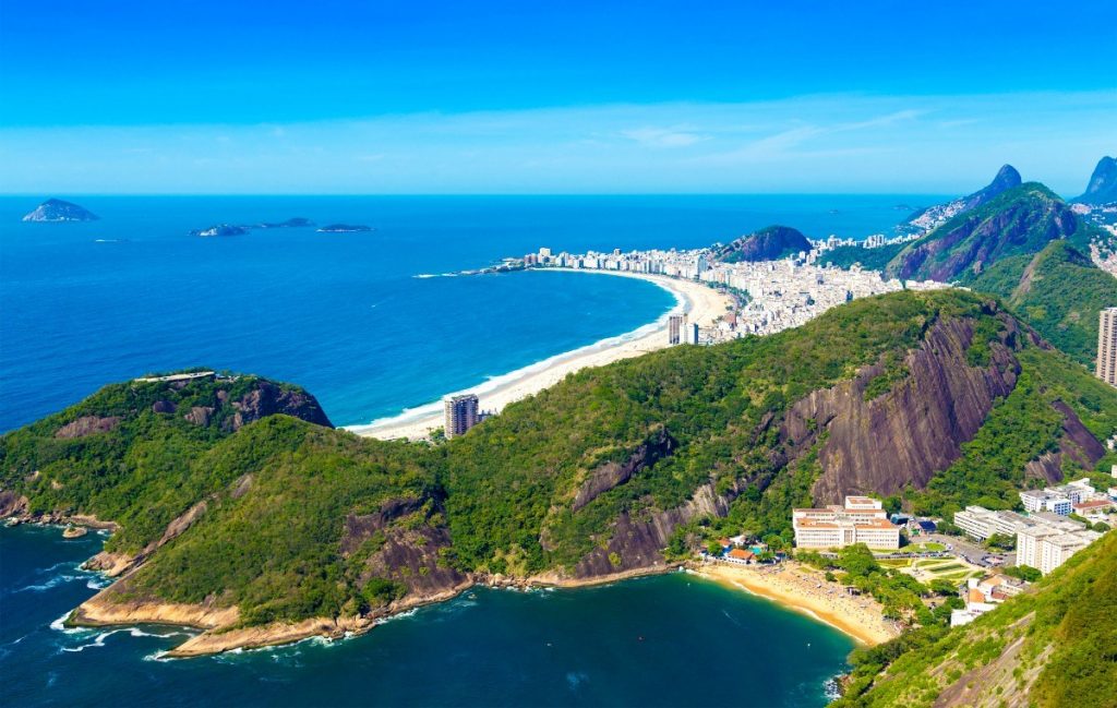 Tři nejvyhlášenější pláže Rio de Janeira: Copacabana, Ipanema a Botafogo.