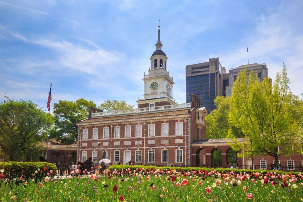 V budově Independence Hall ve Philadelphii byla roku 1776 podepsána Deklarace nezávislosti.