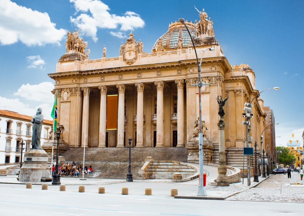 Palác Tiradentes, kde se nachází současné ústředí legislativního shromáždění státu Rio de Janeiro.