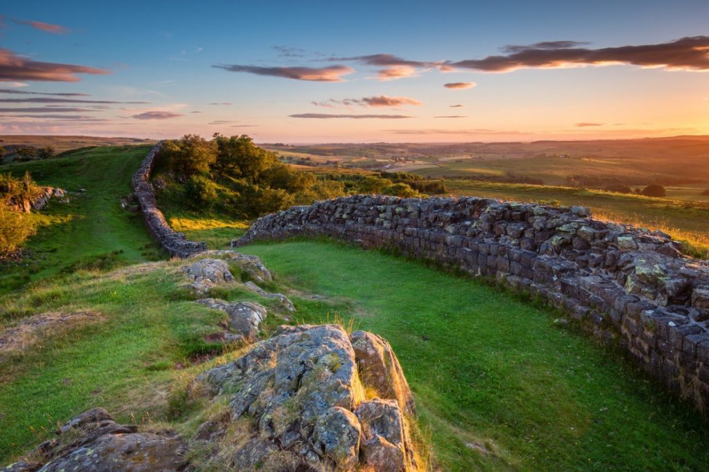 Hadriánův val se nachází v národním parku Northumberland.