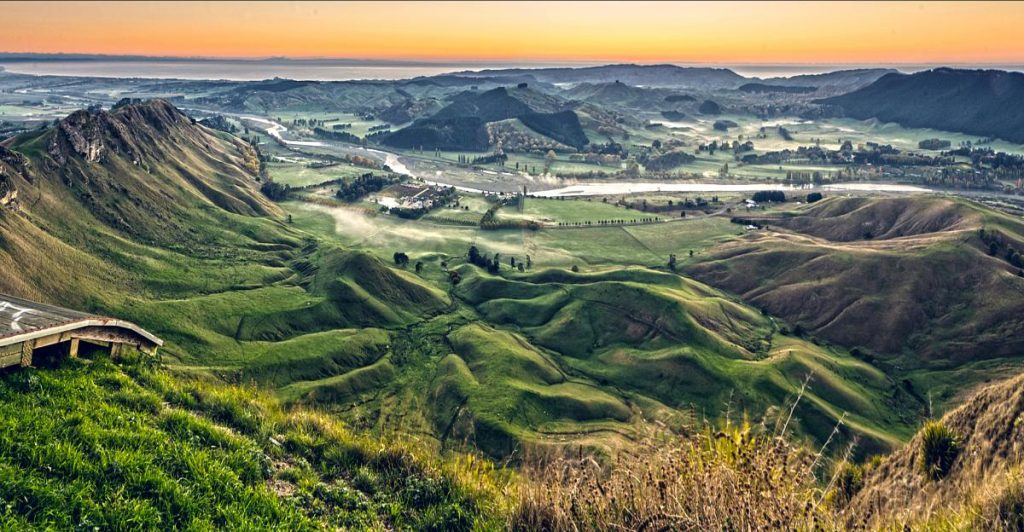 Výhled z vrcholu Te Mata Peak, Napier, Nový Zéland (Shutterstock 1093275467)