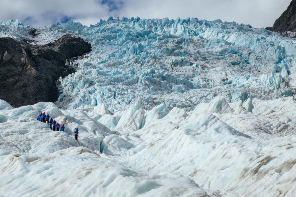 Ledovec Franz Josef sestupující z Jižních Alp Nového Zélandu