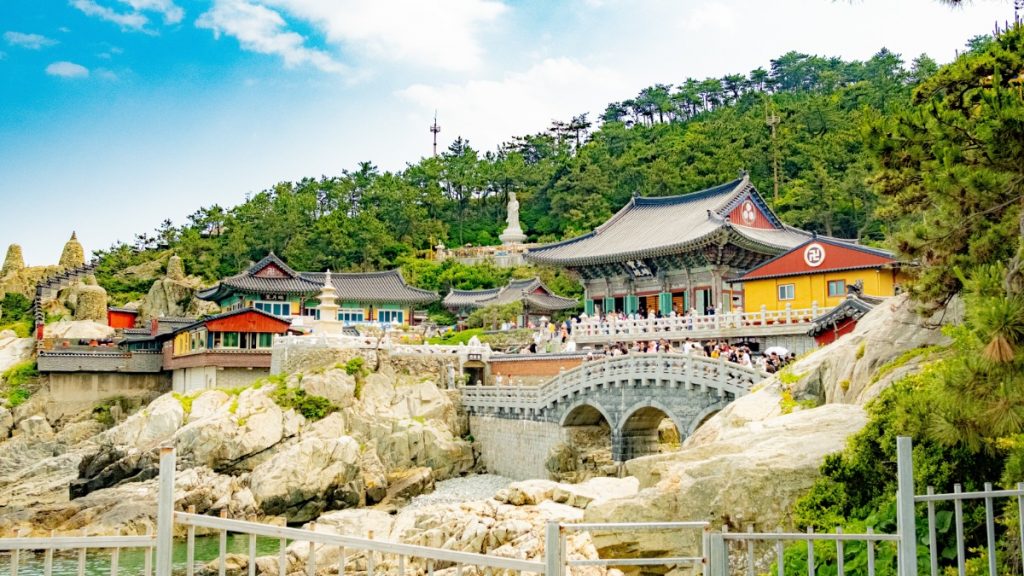 Jižní Korea - buddhistický chrám Haedong Yoggungsa