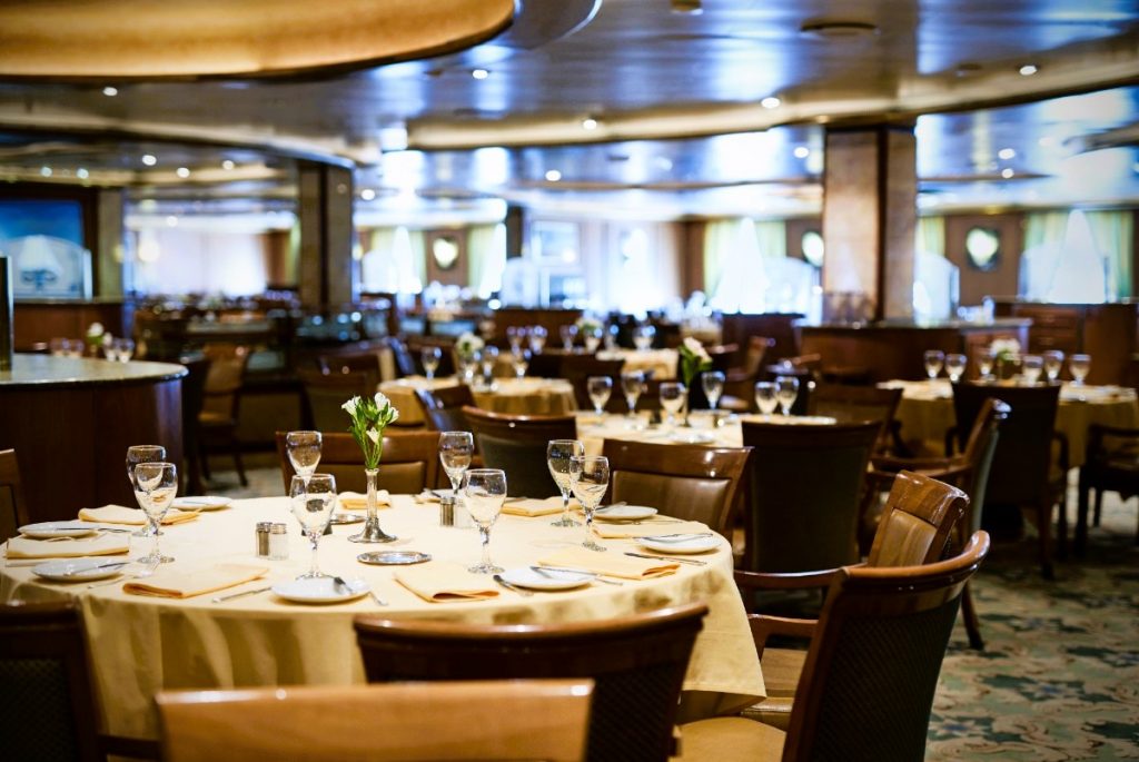 Loď Diamond Princess - jídelna