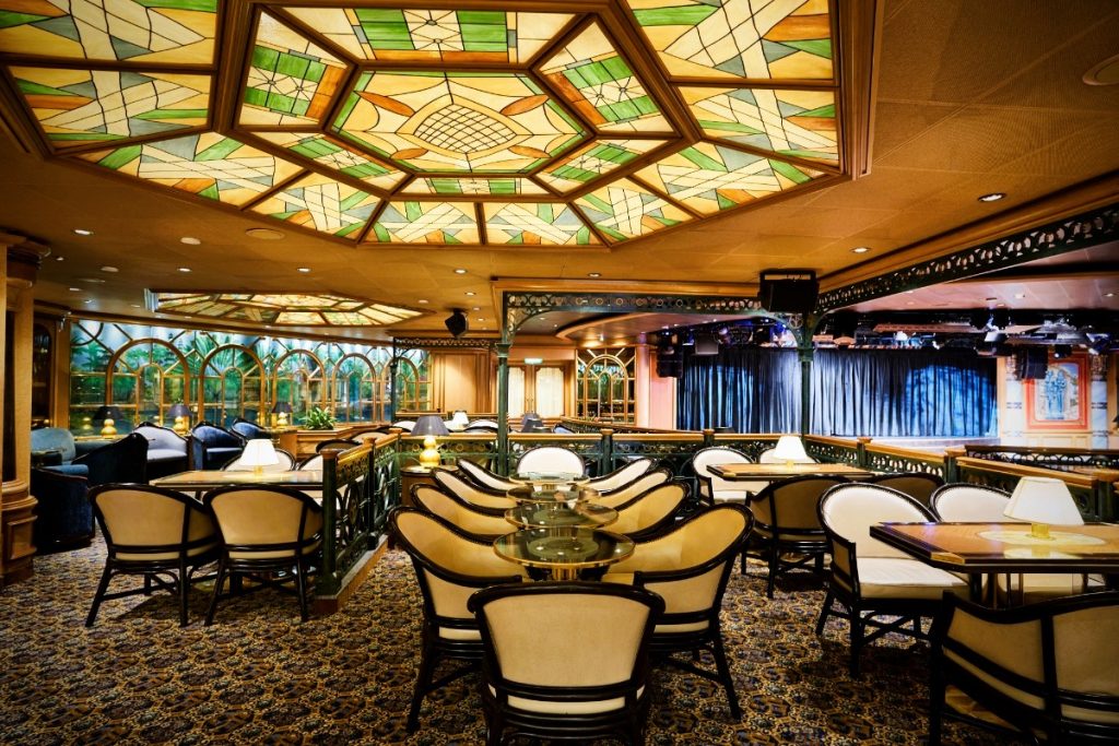 Loď Diamond Princess - Lounge