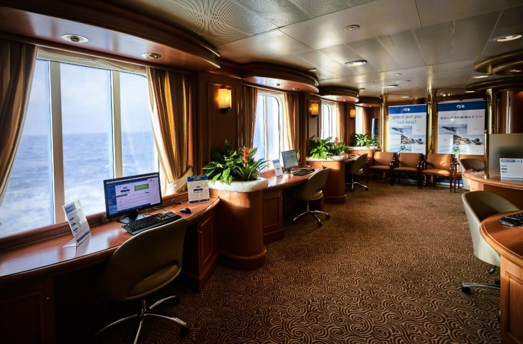 Loď Diamond Princess - Internet Café