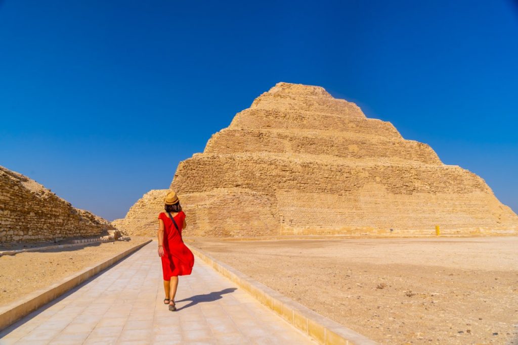 Egypt - stupňovitá pyramida v Sakkáře