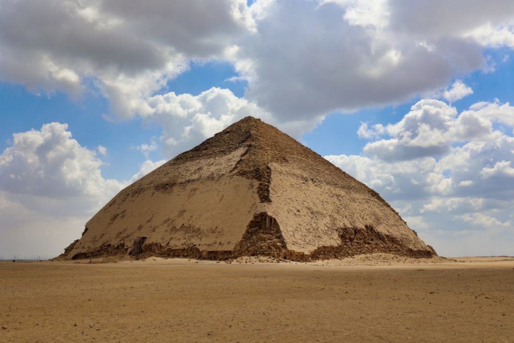 Egypt - lomená pyramida v Dáhšúru