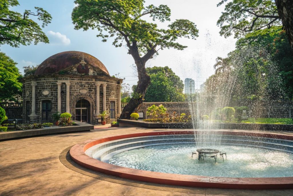 Paco Park,Hřbitov Manila