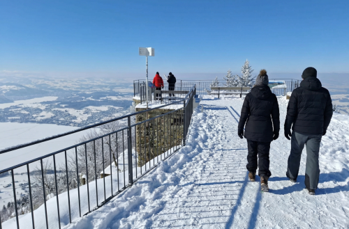 Vyhlídka Känzeli na hoře Rigi je skvělým cílem nenáročné procházky s dechberoucími výhledy na okolní krajinu.