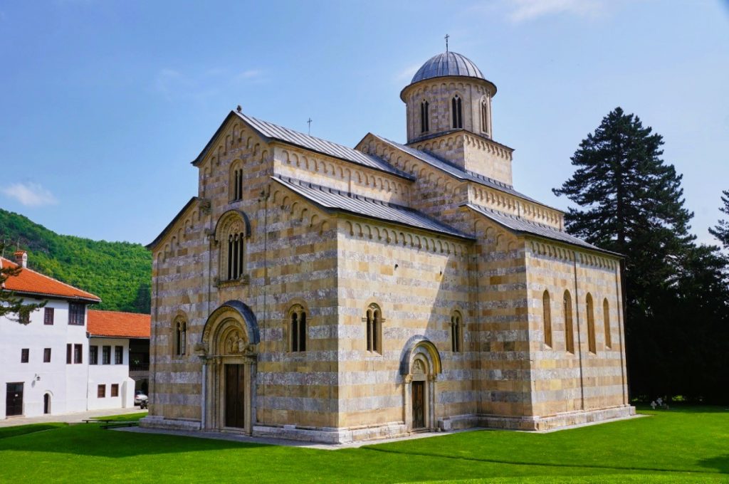 Klášter Vysoki Dečani (UNESCO), jeden z největších a nejzachovalejších středověkých srbských klášterů