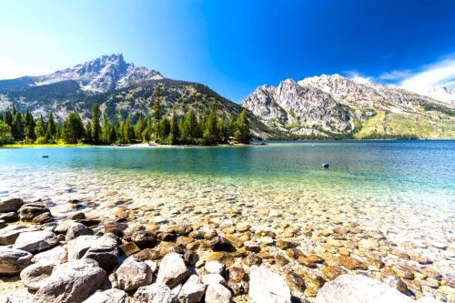 Národního park Grand Teton a jeho průzračné jezero Jenny Lake