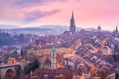 Bern - tento švýcarský klenot zapsaný na seznamu UNESCO dýchá středověkou atmosférou, kde se každý pohled mění v pohlednici