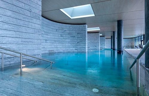 Kde jinde načerpat energii než v termálních vodách Mineralbad & Spa Rigi Kaltbad