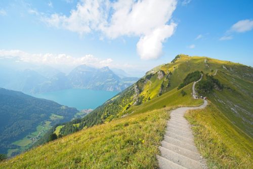Švýcarsko jako na dlani – dechberoucí panorama hor a jezera z úchvatné hřebenovky mezi vrcholy Klingenstock a Fronalpstock