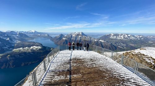 Výhledy z Fronalpstock jsou skutečně dechberoucí