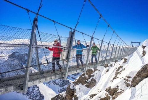 Projít se po nejvyšším visutém mostě v Evropě na Mt. Titlis – zážitek, který vám rozbuší srdce i otevře ty nejkrásnější výhledy