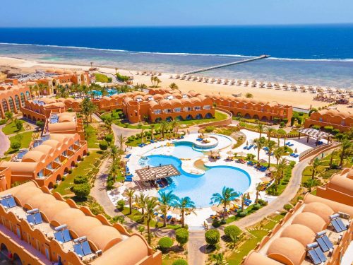 Hotel Novotel Marsa Alam s bazény na pobřeží Rudého moře.