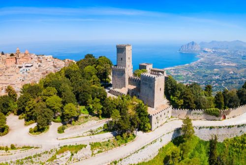 Erice – tajemné kamenné městečko vysoko nad krajinou, kde se historie snoubí s nádhernými výhledy