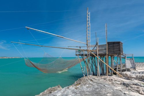Tradiční rybářské trabucco, jeden ze symbolů pobřeží Gargana